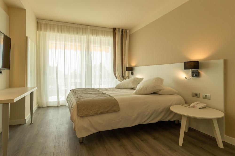 La Dolce Vita Hotel Menton Exteriör bild